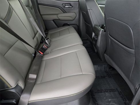 Used 2024 Chevrolet Colorado ZR2 w/ ZR2 Bison Edition image 16