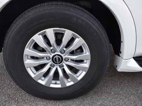 Used 2024 Nissan Armada SV image 12
