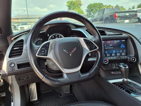 Used 2019 Chevrolet Corvette Stingray Coupe w/ 1LT RWD image 15