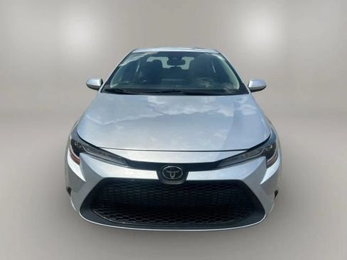 Used 2020 Toyota Corolla LE FWD image 2