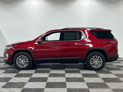 Used 2022 Chevrolet Traverse LT image 7