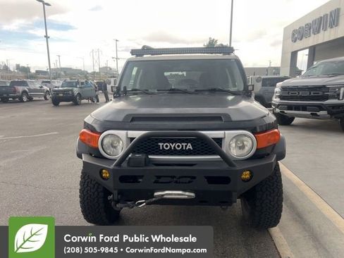 Used 2007 Toyota FJ Cruiser 4WD image 2