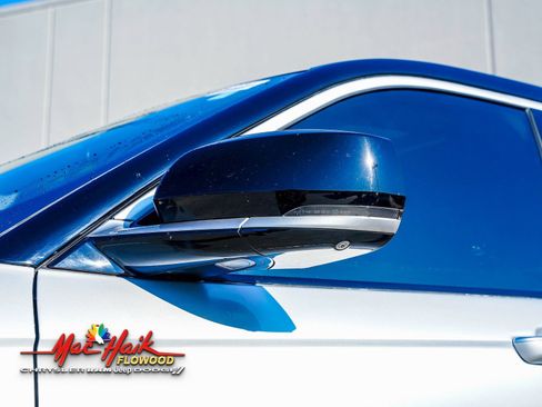 Used 2022 Jeep Grand Cherokee L Summit w/ Luxury Tech Group V image 3