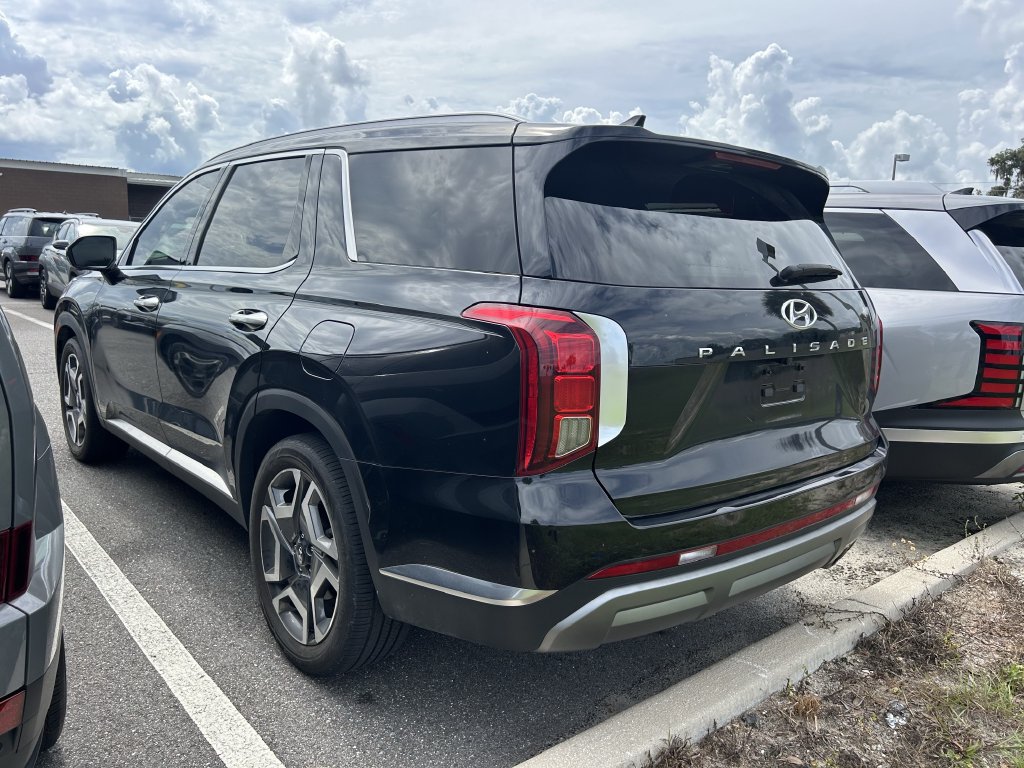 Used 2024 Hyundai Palisade Limited FWD image 5
