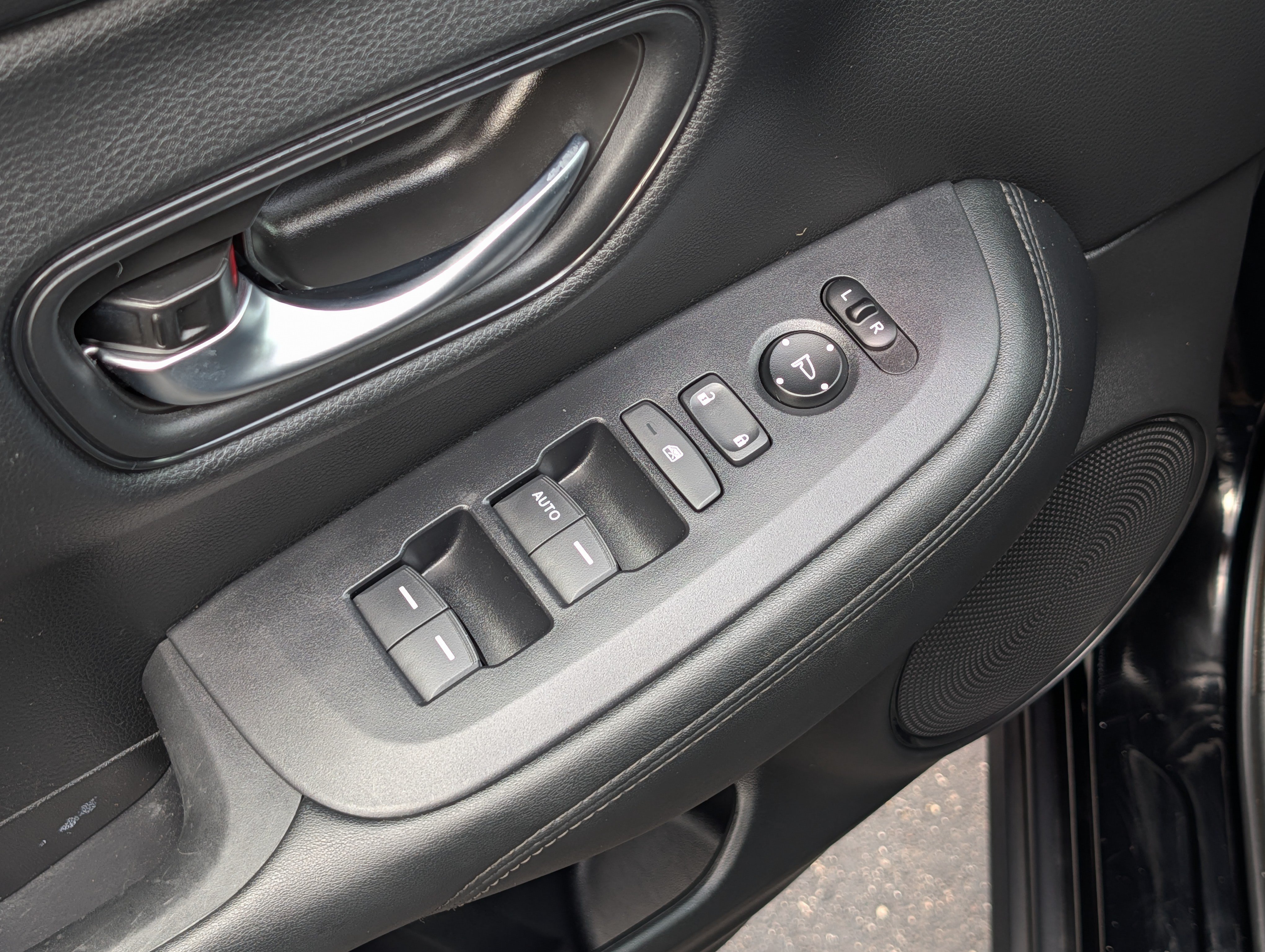 Used 2024 Honda HR-V LX image 19