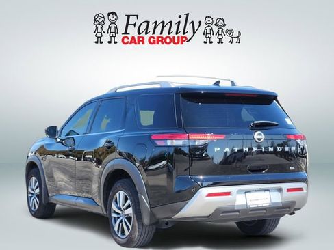 Used 2024 Nissan Pathfinder SL FWD image 3