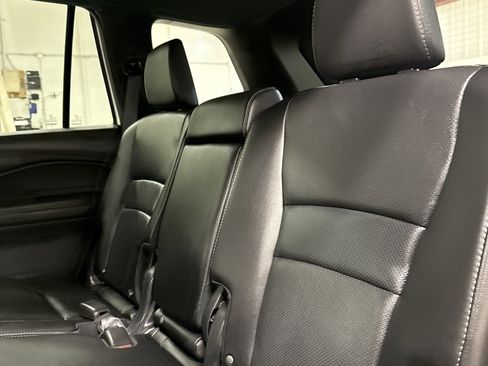 Used 2025 Honda Passport EX-L image 13