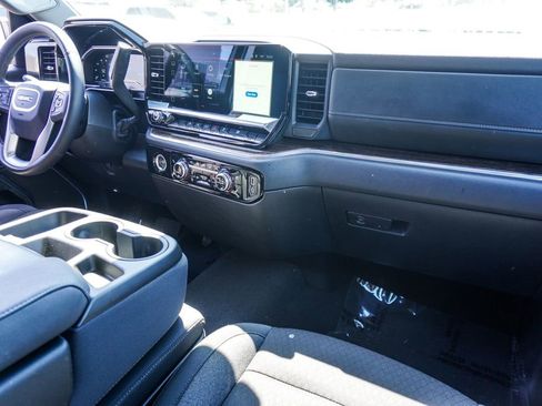 Used 2024 GMC Sierra 1500 Elevation AWD/4WD image 9