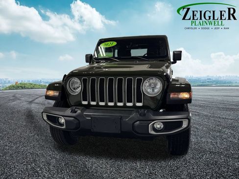 Used 2021 Jeep Wrangler Unlimited Sahara w/ Uconnect 4C Nav & Sound Group AWD/4WD image 9
