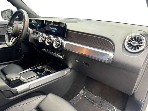 Used 2021 Mercedes-Benz GLB 250 w/ Premium Package image 49