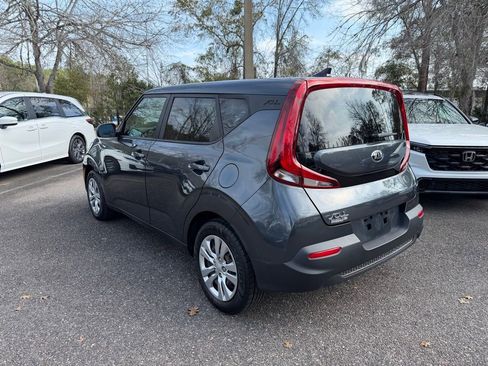Used 2021 Kia Soul LX image 4