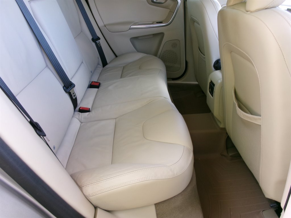 Used 2013 Volvo XC60 3.2 FWD image 14