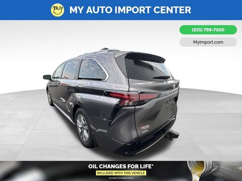 Used 2022 Toyota Sienna Limited AWD/4WD image 4