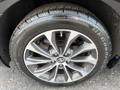 Used 2017 Toyota Avalon XLE Premium w/ All Weather Liner Package FWD image 36