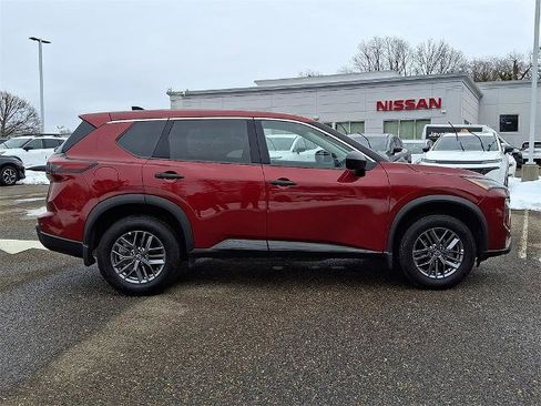 Certified 2025 Nissan Rogue S image 9
