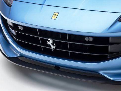 Certified 2020 Ferrari Portofino RWD image 10