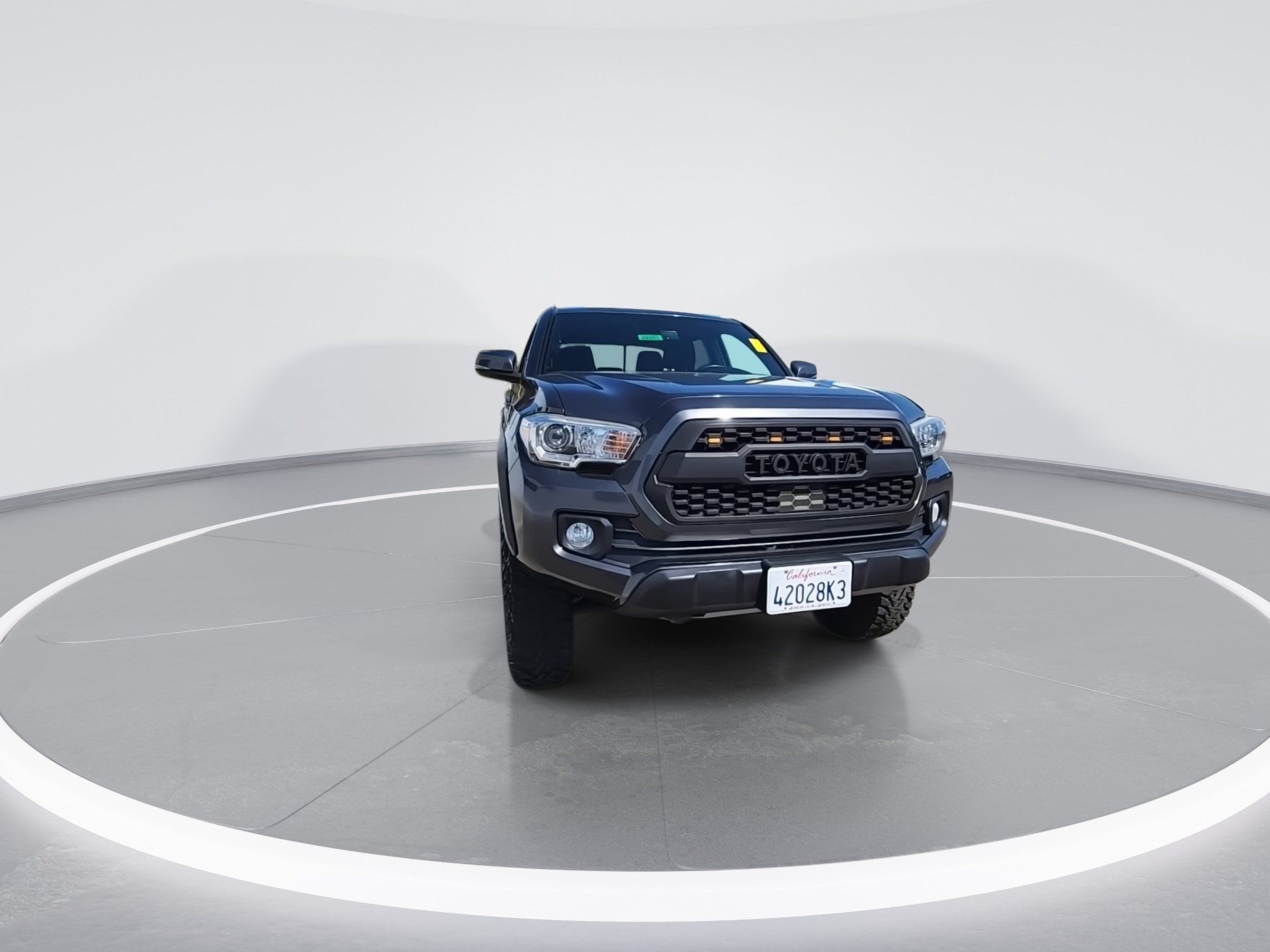 Used 2020 Toyota Tacoma TRD Off-Road w/ Technology Package AWD/4WD image 3