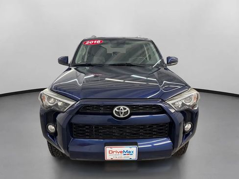 Used 2016 Toyota 4Runner SR5 AWD/4WD image 2