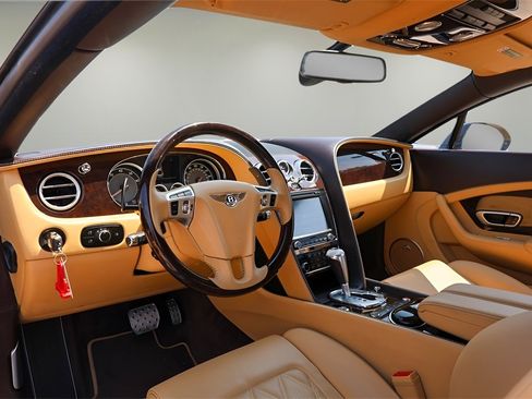 Used 2015 Bentley Continental GT image 10