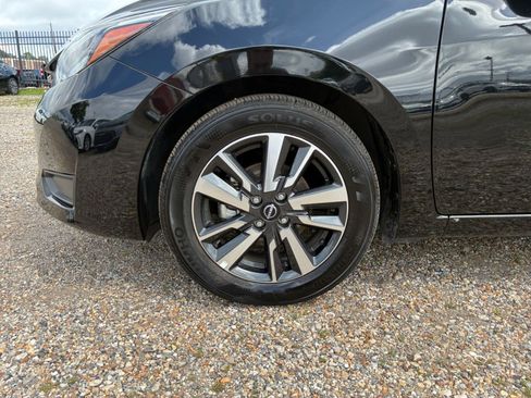 Used 2025 Nissan Versa SV FWD image 23