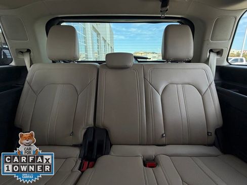 Used 2023 Ford Expedition Limited image 23