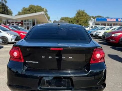 Used 2011 Dodge Avenger Mainstreet image 3