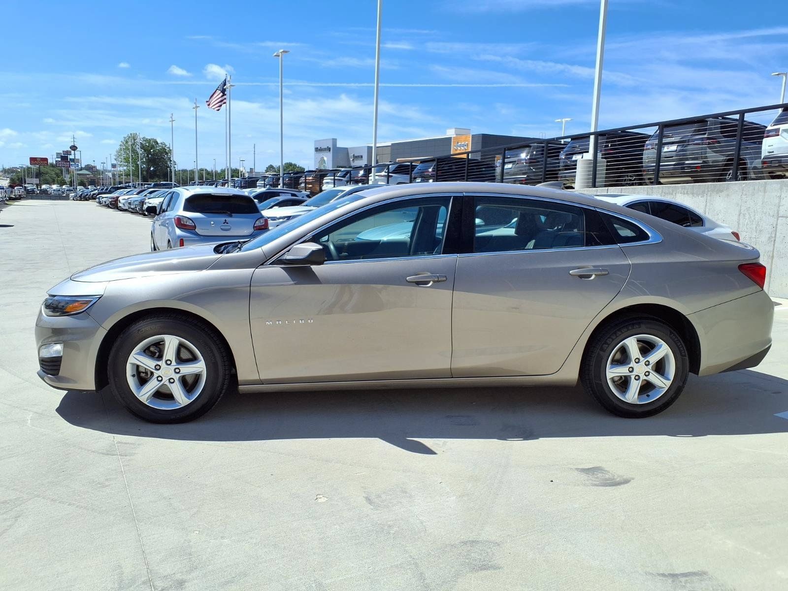 Used 2024 Chevrolet Malibu LT FWD image 8