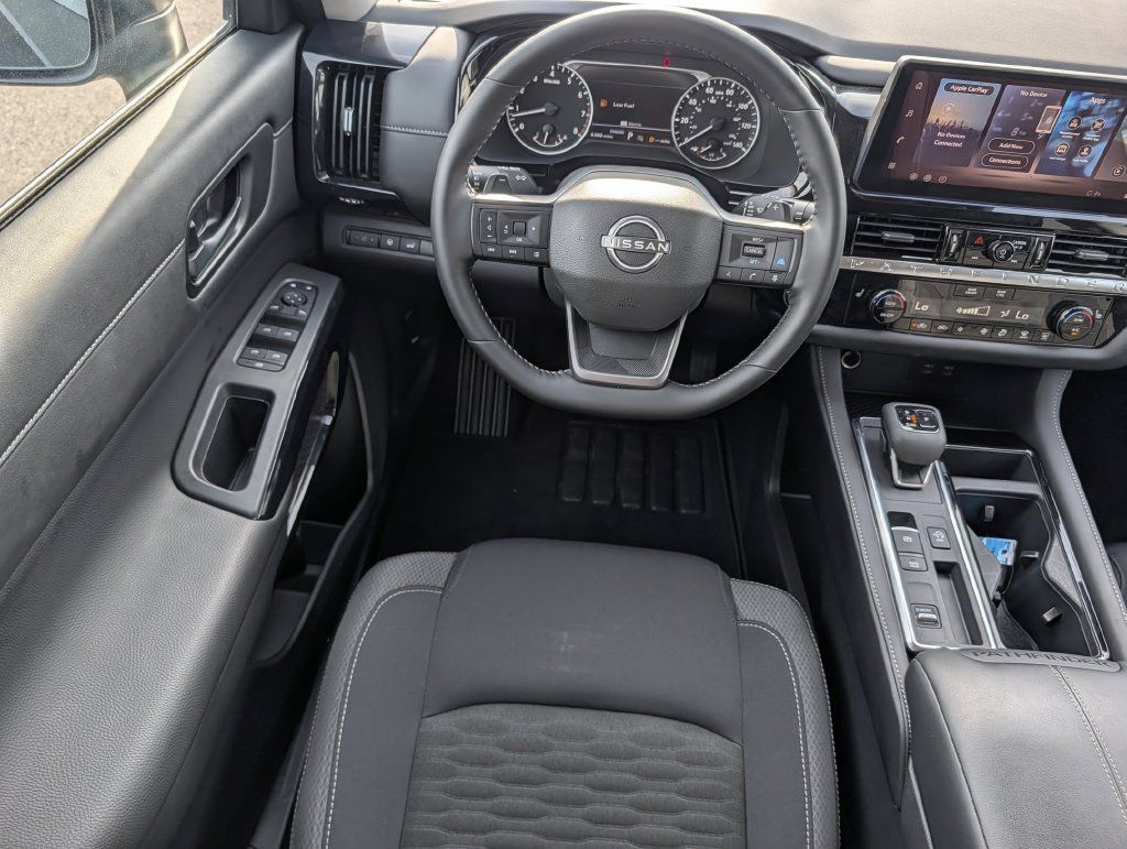Used 2026 Nissan Pathfinder SV FWD image 11