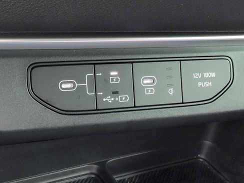 Used 2025 Kia Carnival SX Prestige FWD image 34