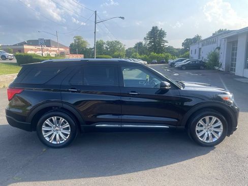 Used 2021 Ford Explorer Limited w/ Equipment Group 301A AWD/4WD image 6