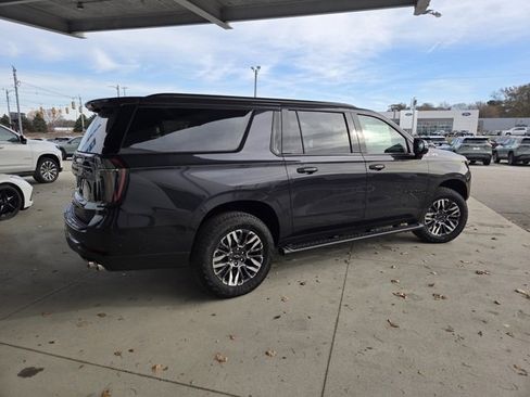 New 2026 Chevrolet Suburban Z71 w/ Comfort Package image 5