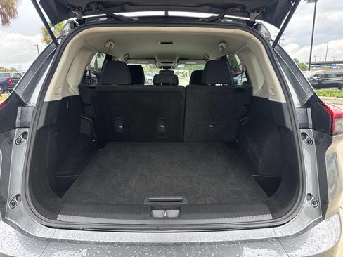Used 2024 Nissan Rogue S AWD/4WD image 8