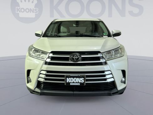 Used 2019 Toyota Highlander XLE AWD/4WD image 19