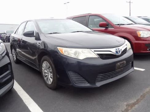 Used 2012 Toyota Camry LE image 3