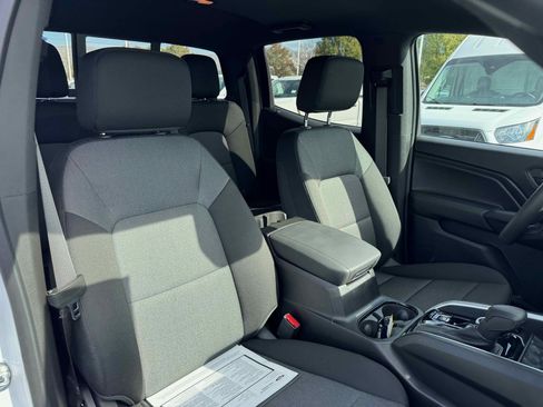 Used 2025 Chevrolet Colorado Trail Boss image 31