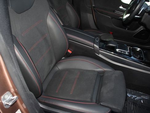 Used 2023 Mercedes-Benz CLA 250 image 28