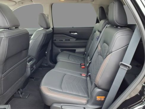 Certified 2024 Nissan Pathfinder Platinum w/ Cargo Package image 5