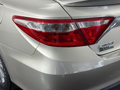 Used 2017 Toyota Camry SE FWD image 35