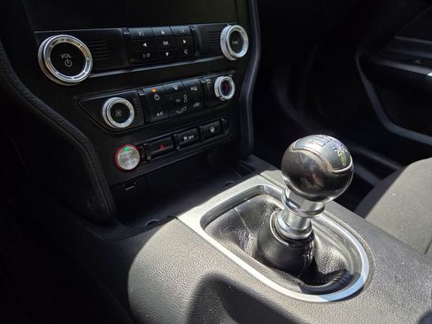 Used 2022 Ford Mustang Coupe RWD image 21