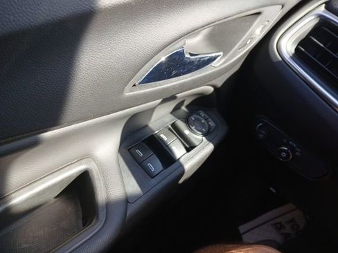 Used 2018 Chevrolet Equinox LT image 20