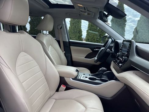 Certified 2020 Toyota Highlander XLE image 36