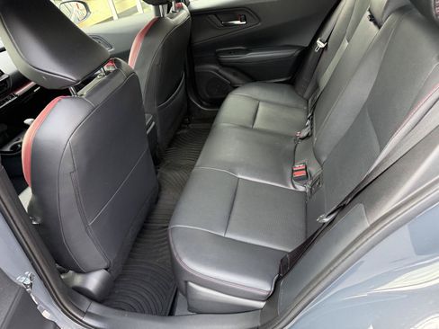 Used 2025 Toyota Prius Plug-In Hybrid FWD image 15