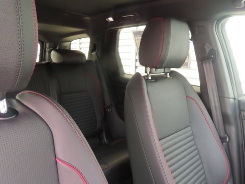 Used 2023 Land Rover Discovery Sport S R-Dynamic image 4