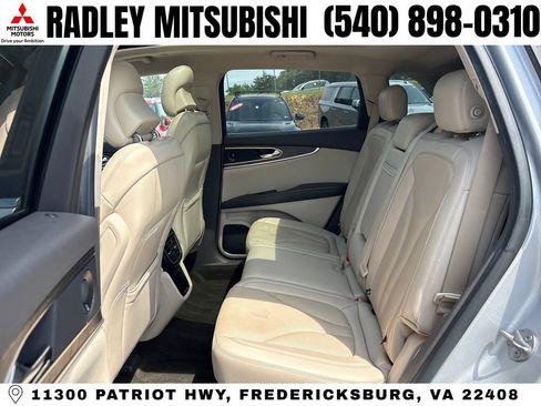 Used 2019 Lincoln Nautilus Reserve FWD image 12