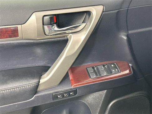 Used 2017 Lexus GX 460 image 25