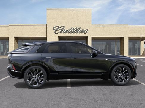 New 2026 Cadillac Lyriq Signature Sport AWD/4WD image 5