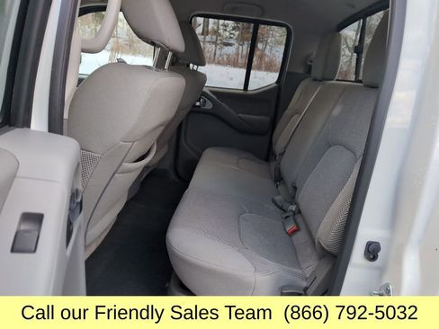 Used 2021 Nissan Frontier SV w/ Midnight Edition Floor Mats image 23