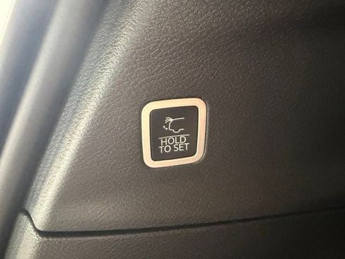 New 2027 Chrysler Pacifica Select FWD image 23
