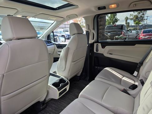 Used 2025 Honda Odyssey EX-L image 19
