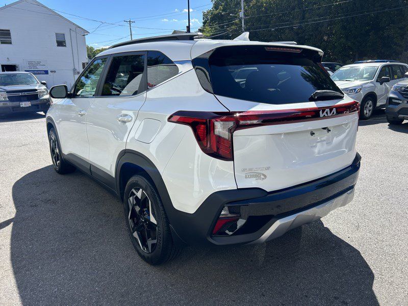 Used 2024 Kia Seltos EX AWD/4WD image 5
